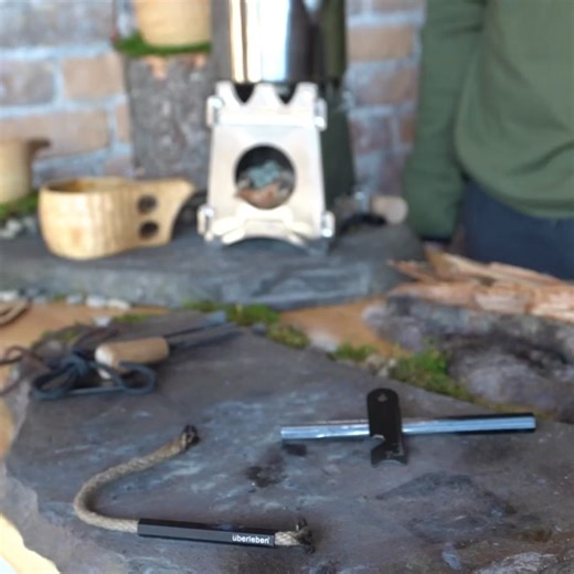 Tired of struggling to start a fire?🔥Meet your new adventure companion: the Hexå Fire Starter. | Überleben