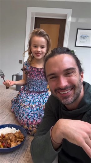 Joe Wicks | This recipe is an absolute banger 😍 It’s my sticky honey, lemon and garlic chicken and it tastes incredible 🙌 Do you want me to share more... | Instagram