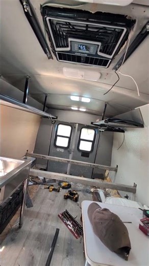 Shuttle bus camper 4x4 #camper #diy #shuttlebus #jydog