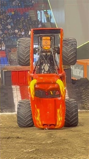 #monsterjam #arnhem #emotions #eltoroloco #spain #monstertruck #racing #track #vibes #sunday