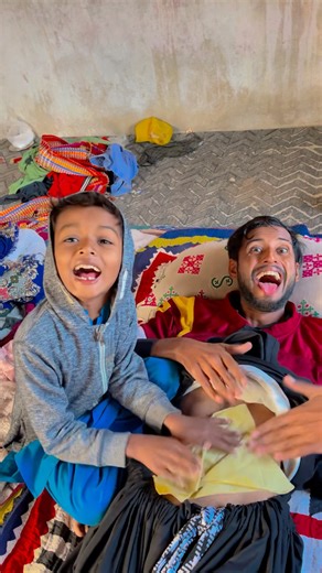 在爸爸肚子上拍拍拍#父女#父女日常 #父女 组合