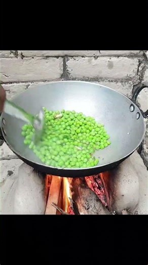 आलु की पुरी रेसीपी😋 || How to make Aloo ki puri #ytshorts #aloopurirecipe #trendingshort #recipe