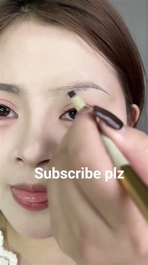 Draw Eyebrows? Watch This Easy Everyday Eyebrow Tutorial | Makeup for Beginners#shorts#eyetips#bea