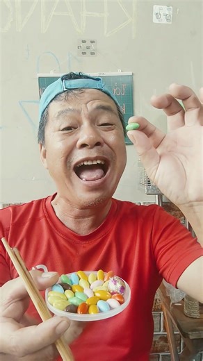 "👂 ASMR DUBBLE BUBBLE GUM BALL CANDY COTTON CANDY BLUE RASPBERRY FLAVOR EATING SOUNDS 👂 #shorts"