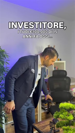 100.000€ non cambiano solo “col tempo”. Cambiano in base a come li gestisci. Iniziamo da due aspetti che molti confondono: 👉 Valore nominale = il numero che leggi 👉 Valore reale = il potere d’acquisto dopo l’inflazione ⸻ 🔍 Analisi numeri 📉 Inflazione (per convertire in “valore reale”) • Inflazione media Italia ultimi 15 anni: 1,87% annuo • Fonte: ISTAT – serie storiche inflazione ➡️ Serve a tradurre i risultati: quanto valgono davvero oggi. ⸻ 🏦 Fermi in banca • Nominale: 100.000€ • Reale: ~