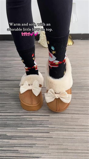 These fuzzy slippers with a bow are the coziest thing I put on in the morning—warm, soft, and non-slip. 🎀🎀🎀#FuzzySlippers #GiftIdeas #TikTokMadeMeBuyIt #cuteshoes #houseslippers