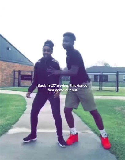 2016 Dance Trend on Dubsmash and TikTok