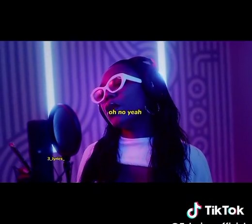 Elaine - Right Now Lyrics