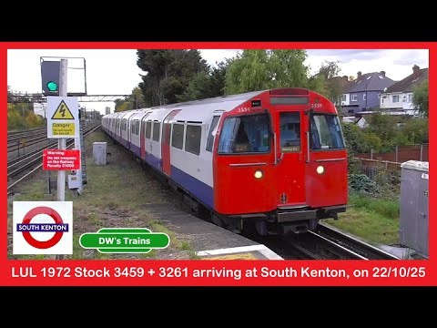London Underground 1972 Tube Stock, 3459 + 3261, arriving at South Kenton, on 22/10/25