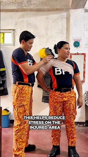 Applying a shoulder spica wrap for shoulder pain. #bandage #firstaid #firenuzzle