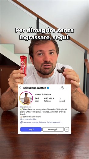 Matteo Sciaudone on Instagram: "🔍 La verità che nessuno ti dice sul dimagrimento! Non sono i CIBI a farti ingrassare, ma le QUANTITÀ! 😳 Guarda questo video: stesso cibo, calorie completamente diverse: 🍞 15 fette di pane = 750 kcal VS 1 fetta = 150 kcal 🥨 Tubo intero Pringles = 2200 kcal VS porzione piccola = 220 kcal 🍌 8 banane = 560 kcal VS 1 banana = 70 kcal 🍪 Pacchetto Oreo = 1440 kcal VS 2 biscotti = 160 kcal 💡 Ecco il segreto che cambia tutto: Non esistono cibi proibiti - tutto può f