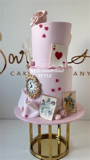 Alice in wonderland style .. all pink 🩷 Attention to detail 😍 Handmade details, edible prints, hand painted 😍 There’s something about Alice in wonderland cakes I just love 😍 @couturesugarpaste #sarahscakecompany #luxurycakes #cakestyle #cakeartist #cakeshop #cakeinspiration #cakedesign #cakeideas #lifestyle #cakelove #cakedecorating #caketutorials #fondantcakes #cakedecorator #aliceinwonderland #aliceinwonderlandcake #aliceinwonderlandparty #themedcakes #fyp #discover