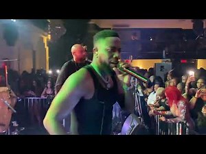 Oswald live Montreal 2022