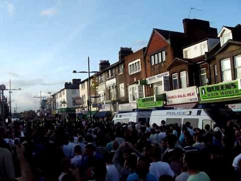West Ham V Millwall - Green Street - Football Hooligans Fight Police