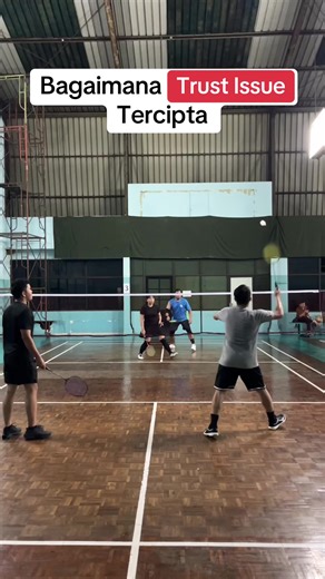 Lihatlah bagaimana trust issue tercipta wkwk, walaupun demikian, kita tetap harus fun 🤩 #badmintonjakarta #badmintonjakartabarat #badmintonindonesia #badminton #badmintontiktok