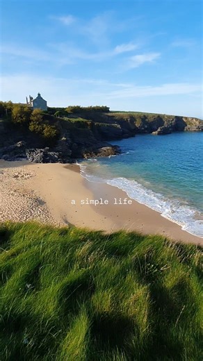 Coastal living 💙 ° ° ° ° #autumn #Cornwall @UK #cornwalluk #explorecornwall #traveladdict #traveldiaries #cornwalllife #2025 #explore #travelgram | Travel Cornwall Creative