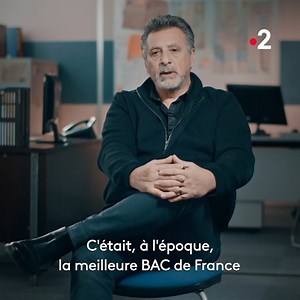 « Bac Nord » c'est le nom d'un film à succès, mais c'est aussi une affaire bien réelle. Dans Affaires sensibles, d'anciens policiers de la Brigade anti-criminalité de Marseille reviennent sur le scandale qui a secoué la police française au début des années 2010 et dont le procès vient d'avoir lieu. Un épisode inédit à revoir sur france.tv ▶️ bit.ly/AffairesSensibles-BacNord | France tv