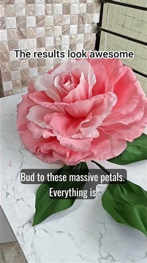 🚫🔫No glue gun. No cutting a million petals,Easy to make giant crepe paper flowers ‪@PaperSaiarts‬