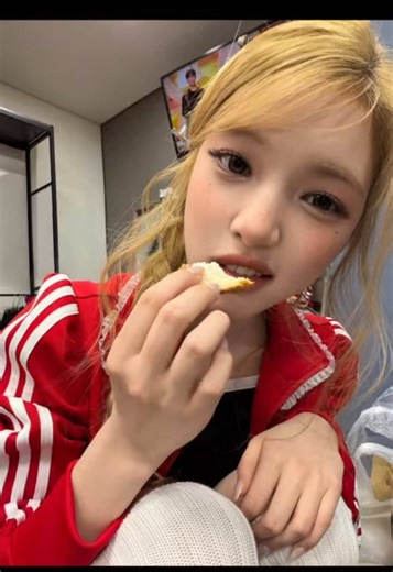 🏆 Hearts2Hearts meraih juara 1 dengan lagu “RUDE!” di Music Core hari ini. 🎉 Ini menandai kemenangan pertama mereka di acara musik siaran publik dan kemenangan ke-4 secara keseluruhan — Selamat, Hearts2Hearts dan S2U! 🥂 #RUDE2ndWin #Hearts2Hearts4thWin #Hearts2Hearts #H2H@