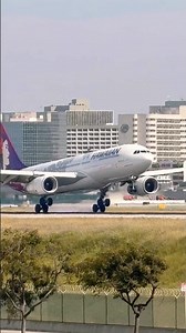 BUTTER? Hawaiian A330 landing at LAX #butterlanding #aviation #a330 #lax