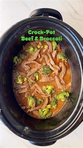 Crockpot Beef & Broccoli #slowcooker #crockpot #beefandbroccoli