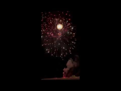 You’ve Never Seen Fireworks This Close 😳🎆 | Big White Resort 你從沒看過這麼近的煙火 😳🎆｜大白山度假村