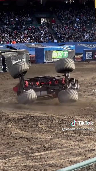 Thrilling Monster Truck Racing with Grave Digger