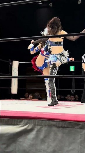 Yuki Kamifuku slapped Miho Ashida on the back and then delivered a skillful eye-gouging attack, b...
