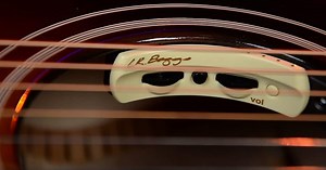 Video: L.R. Baggs Anthem Acoustic Guitar Pickup