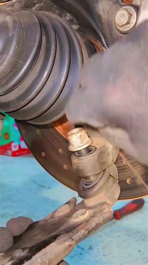 Does This Hammer Trick Really Work On Stuck Ball Joints? 👀🔨