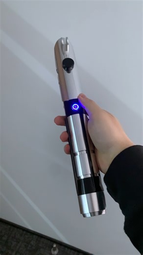 Lightsaber Superneox on Instagram: "Statkiller SE Premium Neopixel Duel Lightsaber #starwars #lightsaber #superneox #starwarsfan #neopixel"