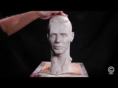 SCULPTER ET MODELER LES CHEVEUX SUR UNE TÊTE EN ARGILE