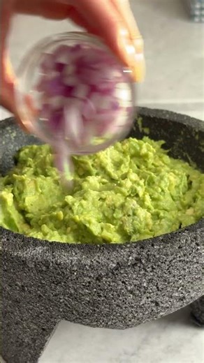 Easy spicy guacamole with a twist 🥑🔥