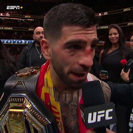 Ilia Topuria calls out Conor McGregor 👀 #UFC298