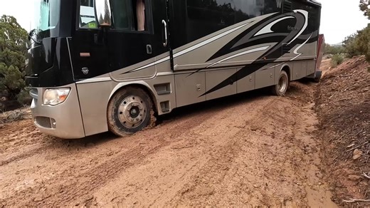 RV Trapped in Mud: A Sticky Situation!