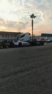 This Wal-Mart semi is one crazy looking truck! | Truck180