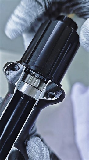 Dissecting the D28 Hub! A Close Look at the Precise Operation of the 36-Tooth Ratchet System.🔩#icancycling #D28 #carbonwheels #Hub | Icancycling