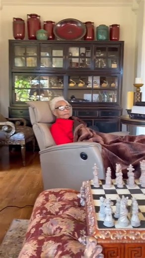 BeBe Winans on Instagram: "Well my sister Angie and I played the game True or False with my Mom today at my home. And to the last question asked she said true!!! #loveher #90K #Birthdaywish #getitdone"