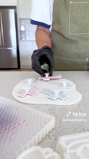 Timeless Fondant Cross Designs for Baking Enthusiasts