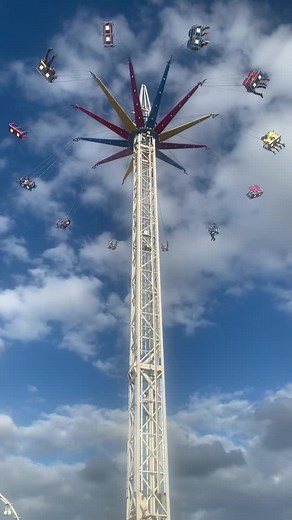 Great Dorset Steam Fair made a return for the first time in 3 years! So good to have it back! #gdsf #greatdorsetsteamfair #funfair #fairrides
