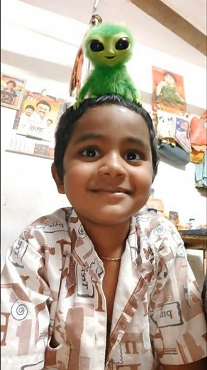 Aliens Drop On Head 🗣️ 👽 #greenscreen #trending