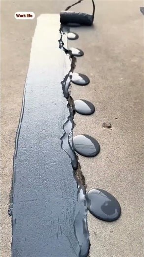 Concrete Crack Repair: Waterproof Crack-Filling Liquid in Action 🧱#shorts