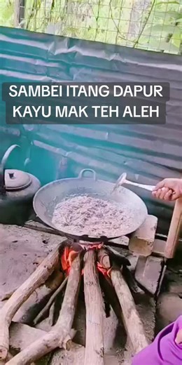 Sambal Ikan dan Cerita Dapur Kayu dalam Live TikTok