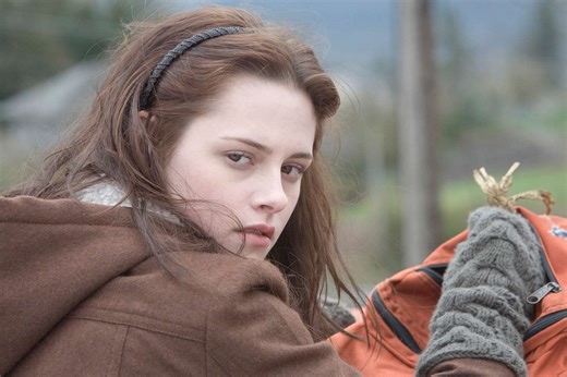Kristen Stewart says 'Twilight' is 'such a gay movie'
