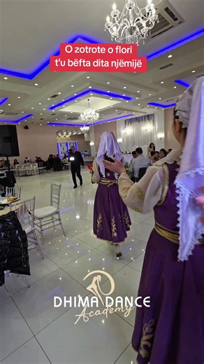 Dorëlëshuar Kavaljer: Një Pjesë e Dashurisë dhe Këngës