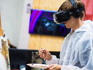UK EdTech sector grows to £3.5bn as demand surges for digital classrooms and AR | FE News