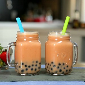 9.6M views · 70K shares | Boozy Boba Tea Full recipe: bit.ly/boozyboba Pin it for later: bit.ly/1SlmlRa | Thrillist | Facebook