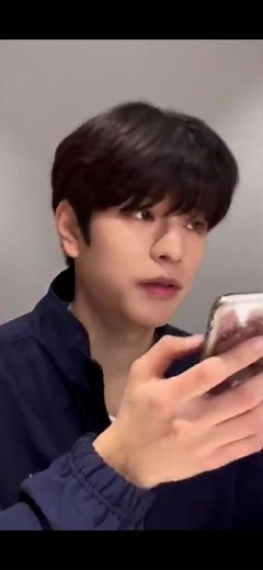 Seungmin's Surprising Deep Voice Video Compilation