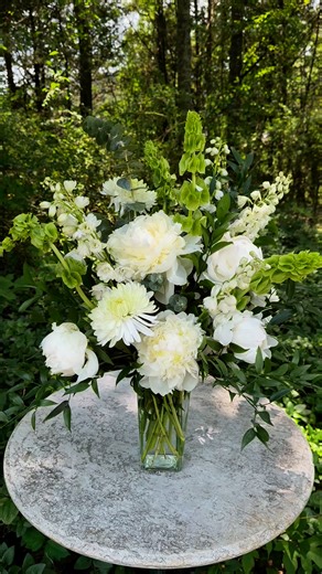 6.8K views · 370 reactions | Let’s create a peaceful sympathy arrangement 懶Using soft white and calming green blooms, we’re designing a gentle tribute full of grace and love.Sometimes the simplest colors speak the loudest.#SympathyFlowers #WhiteAndGreenBlooms #FloralTribute #FlowerReel #CalmingFlorals #FloristAtWork #GlassVaseArrangement #MeaningInBlooms | Flowers by the Bunch | Facebook