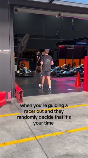 When the customer takes ‘follow me’ a little too seriously 😰 👉BOOK NOW: hyperdrive.racing #gokarts #hobart #adrenaline #hyperdrivekartracing #tasmania | Hyperdrive Kart Racing